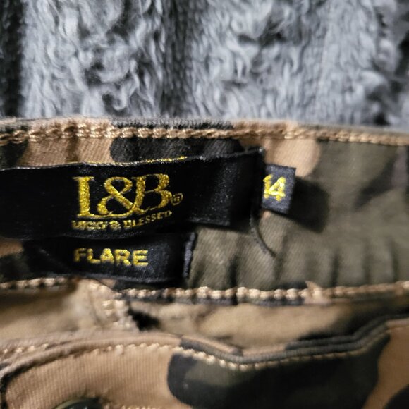 Lucky & Blessed Camo Super Flare Jeans Sz 14 - Picture 5 of 8